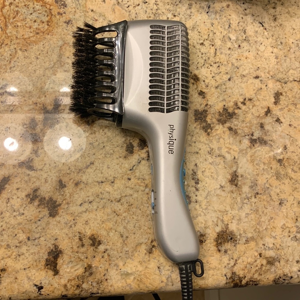 Blow dry brush